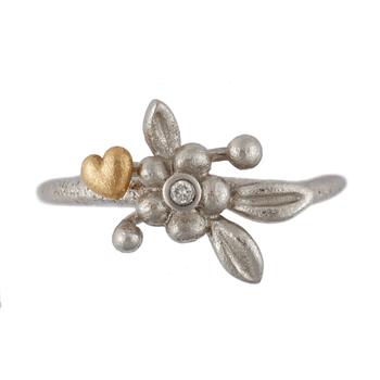 RING, "Love", Ole Lynggaard, 18k vitguld med diamant, vikt 6,3g.