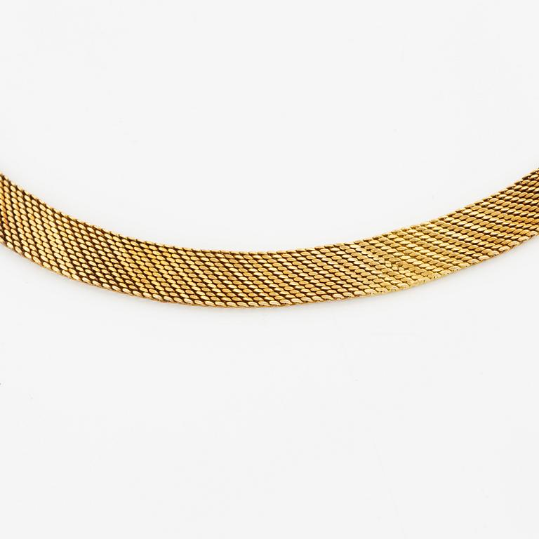 Necklace 18K gold.