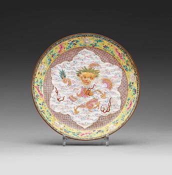 371. An enamel on copper dish, Qing dynasty 18th century.
