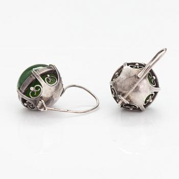 RINGAR, 2 st, och ÖRHÄNGEN, silver, jade. Ryska stämplar.