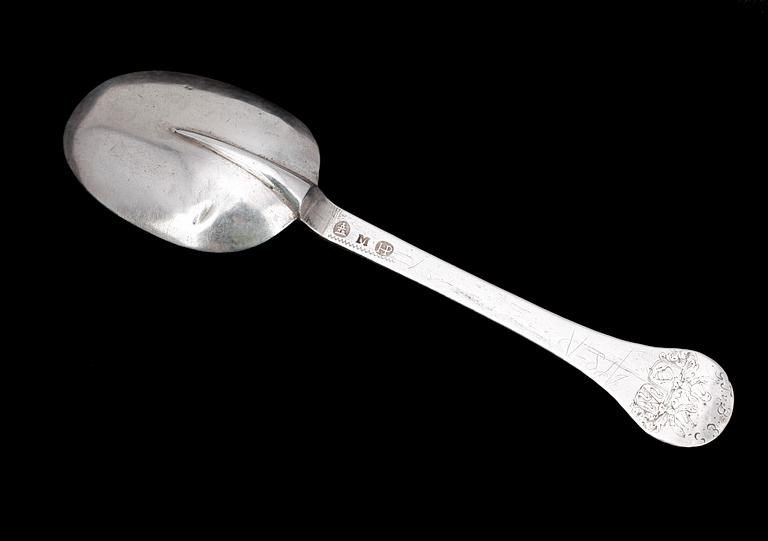 MATSKED, silver. Henning Petri, Nyköping 1700. Vikt 48 g.