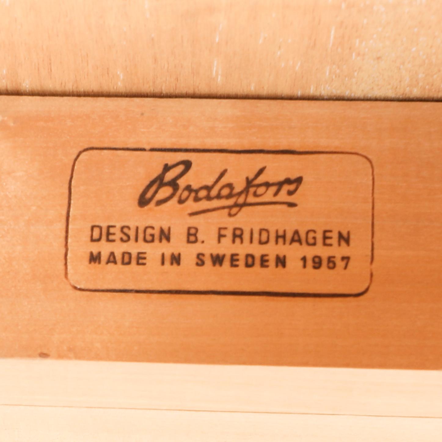 Bertil Fridhagen, matbord "Diamant (3-132A) ur serien "Facett" Bodafors 1960-tal.