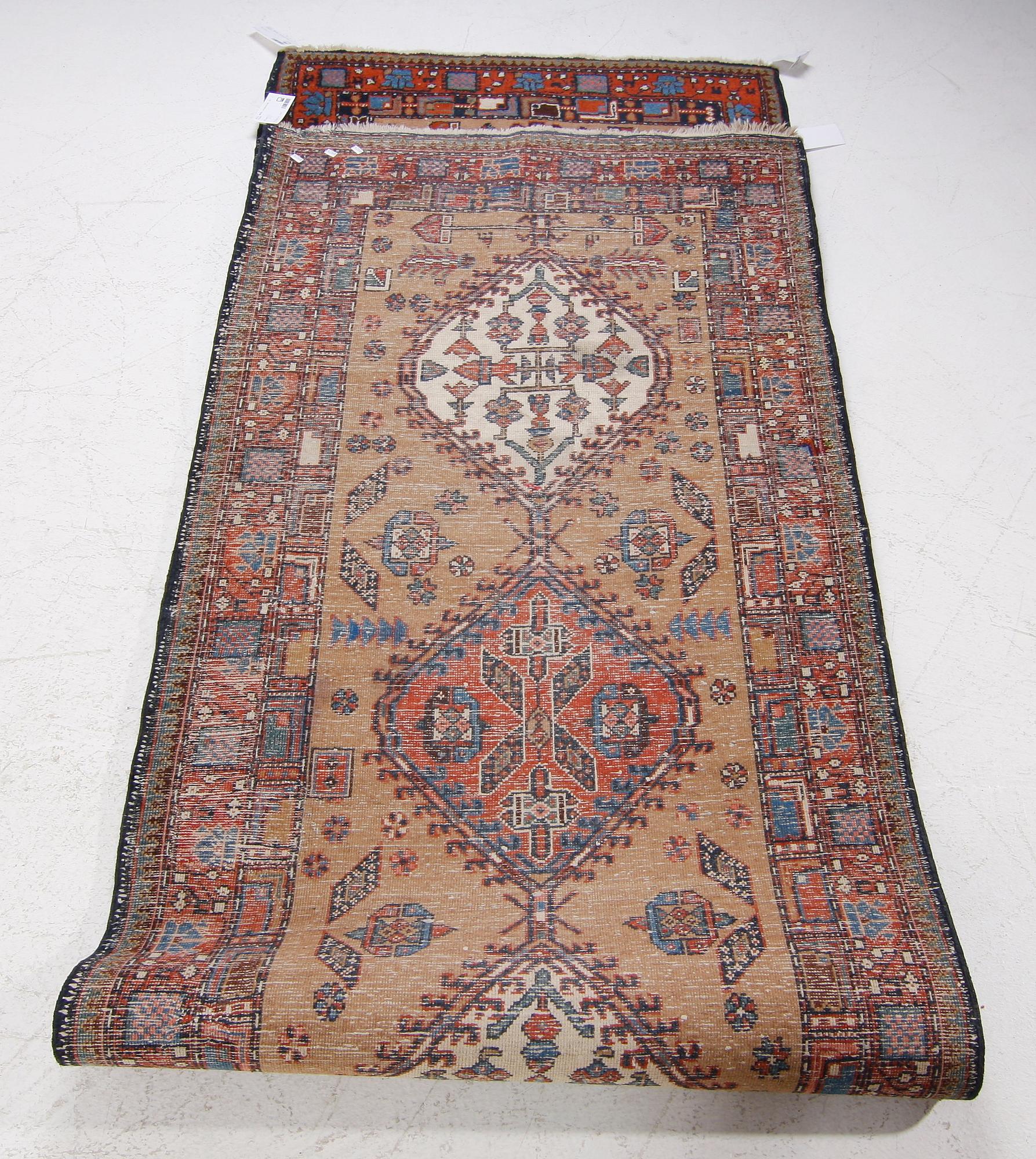 MATTA, orientalisk, ca. 322x91.