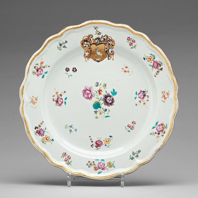 A famille rose armorial serving dish, Qing dynasty, Qianlong (1736-95).