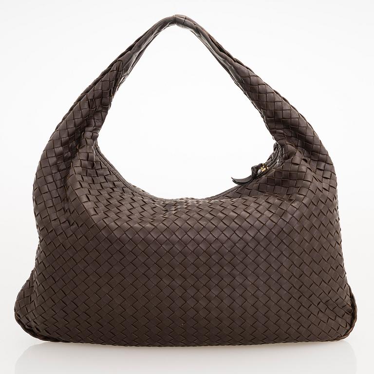 BOTTEGA VENETA, a dark brown leather 'Veneta' bag.