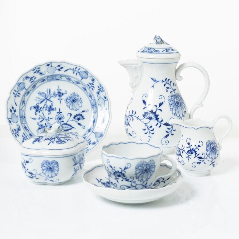 Meissen, A 38-piece porcelain coffee service, 'Zwiebelmuster', Meissen, Germany.