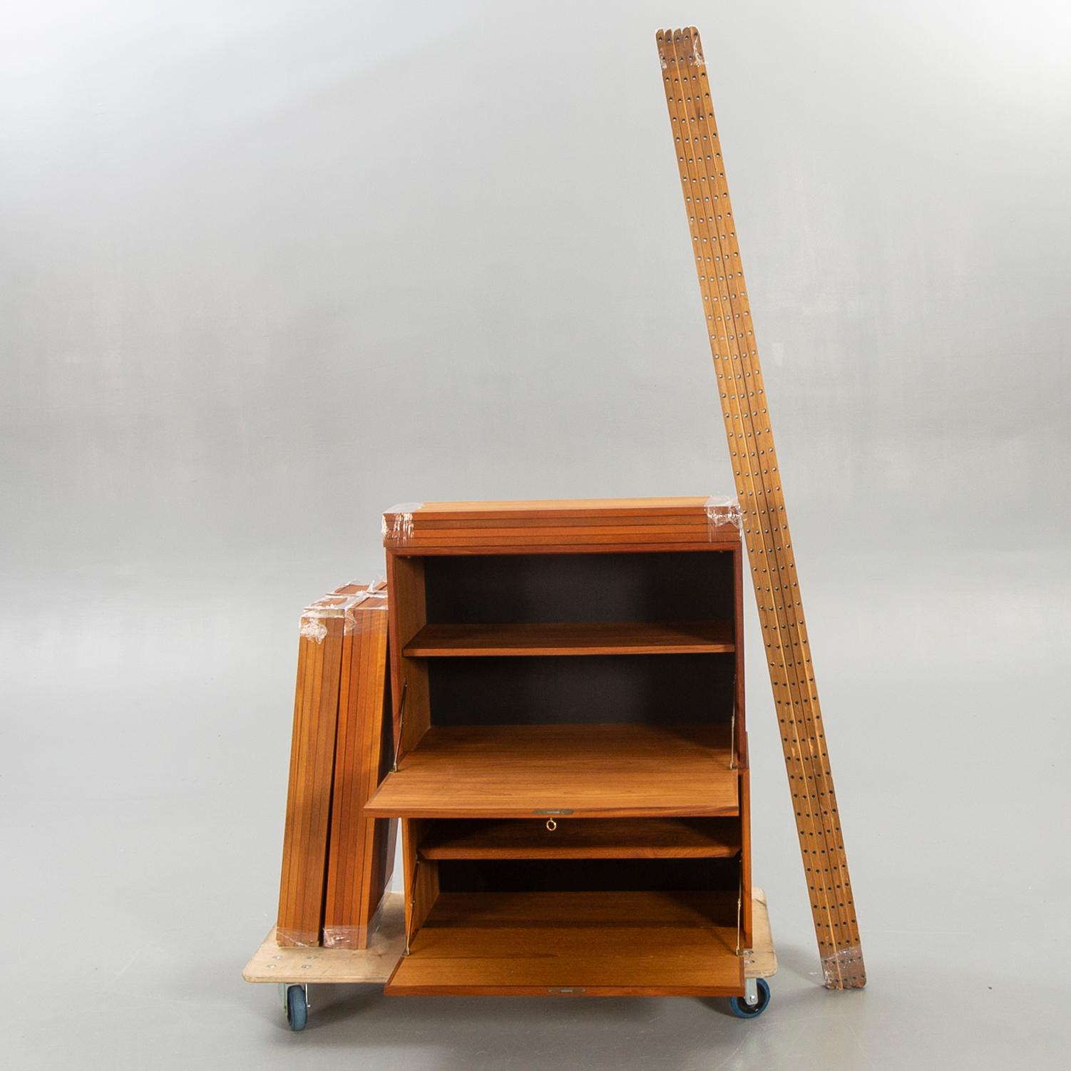 A 1960s Poul Cadovius, "Royal System" teak bookshelf.
