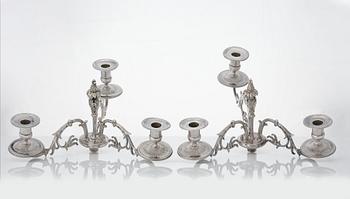 Anders Isleben, kandelabrar för tre ljus, ett par, silver, Norrköping 1793. Gustavianska.