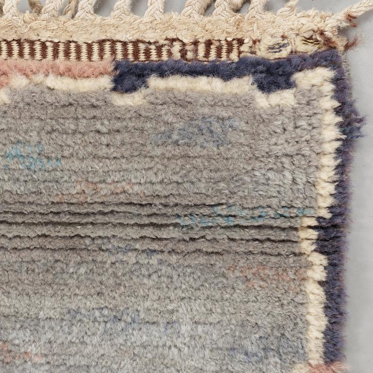 CARPET. "Blåringen". Knotted pile. 304 x 210 cm. Signed AB MMF.