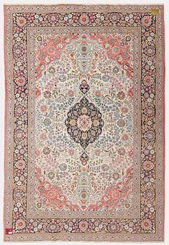 Matta, orientalisk, silke. Ca 273 x 185 cm.