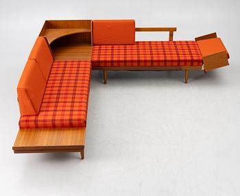 Haldor Vik & Ingmar Relling, a 'Svane' daybed/modul sofa, Ekornes Fabrikker A/S, Norway, around 1970.