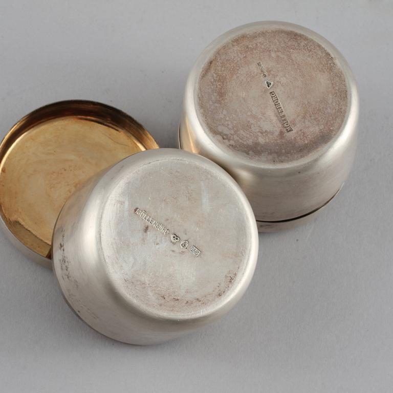 DOSOR, 2 st, silver Möllenborg, sekelskiftet 1800/1900 respektive 1901, vikt 120 g.