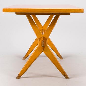 Ilmari Tapiovaara, A 1940s X-LEGGED TABLE for Keravan Puuteollisuus, Finland.