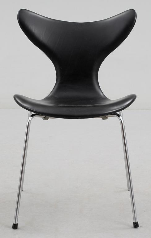 STOL, "Måsen / Mågen / Liljan" Arne Jacobsen, Fritz Hansen, Danmark, 1900/2000-tal.