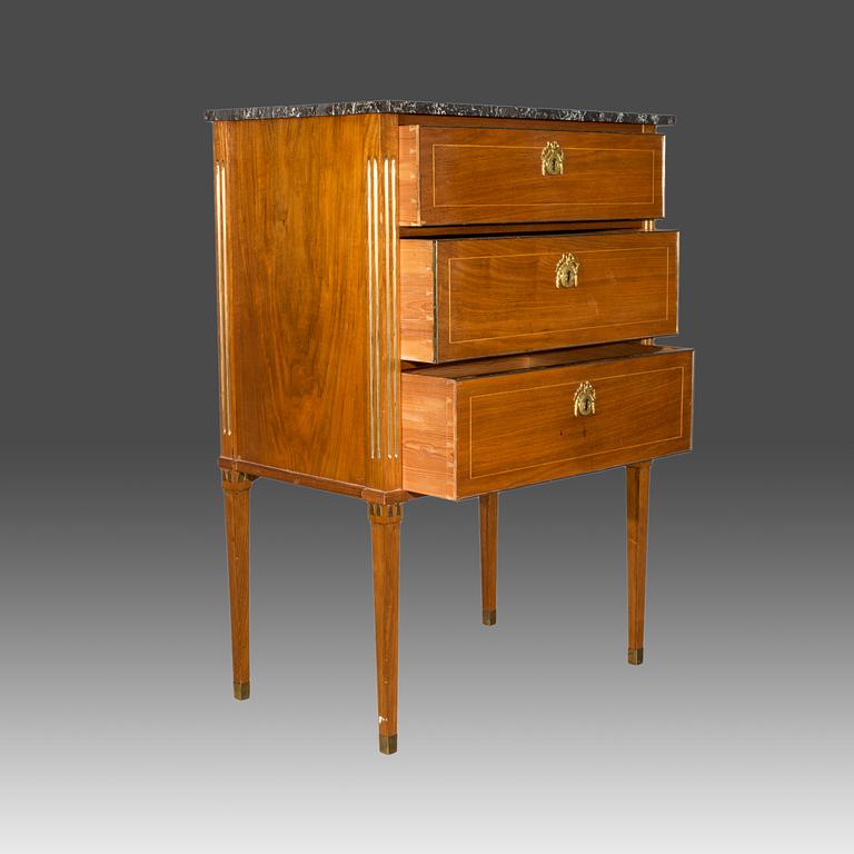 BYRÅ, Louis XVI stil. 1900-tal.