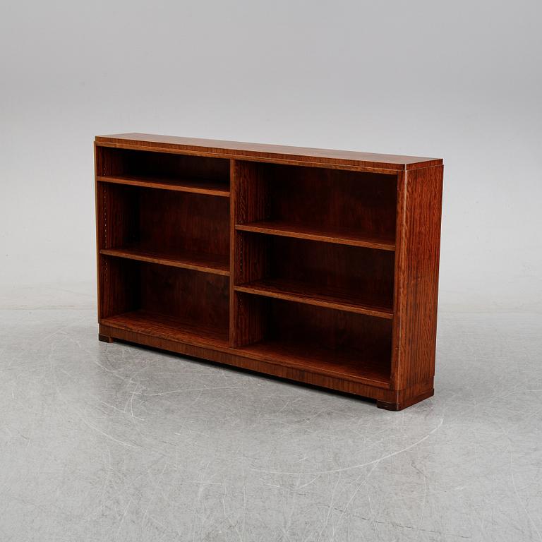 A mahogany veneered book shelf, Reiners Möbler, Mjölby, 1930's/40's.