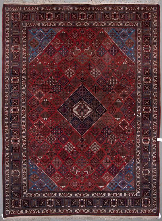 MATTA, Bachtiari, old. Ca 325x237 cm.