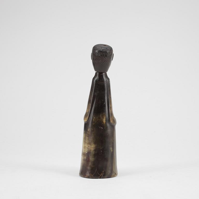 SKULPTUR/FLASKA, kruthorn, 1900-tal, signerad.