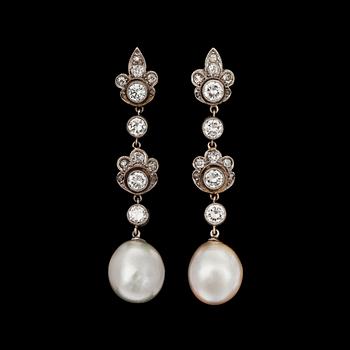 989. A pair of natural saltwater pearl and diamond earrings. Total carat weight of diamonds circa 1.00 ct.