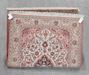 MATTA, sannolikt Kashmir, silke, ca 167x109 cm.