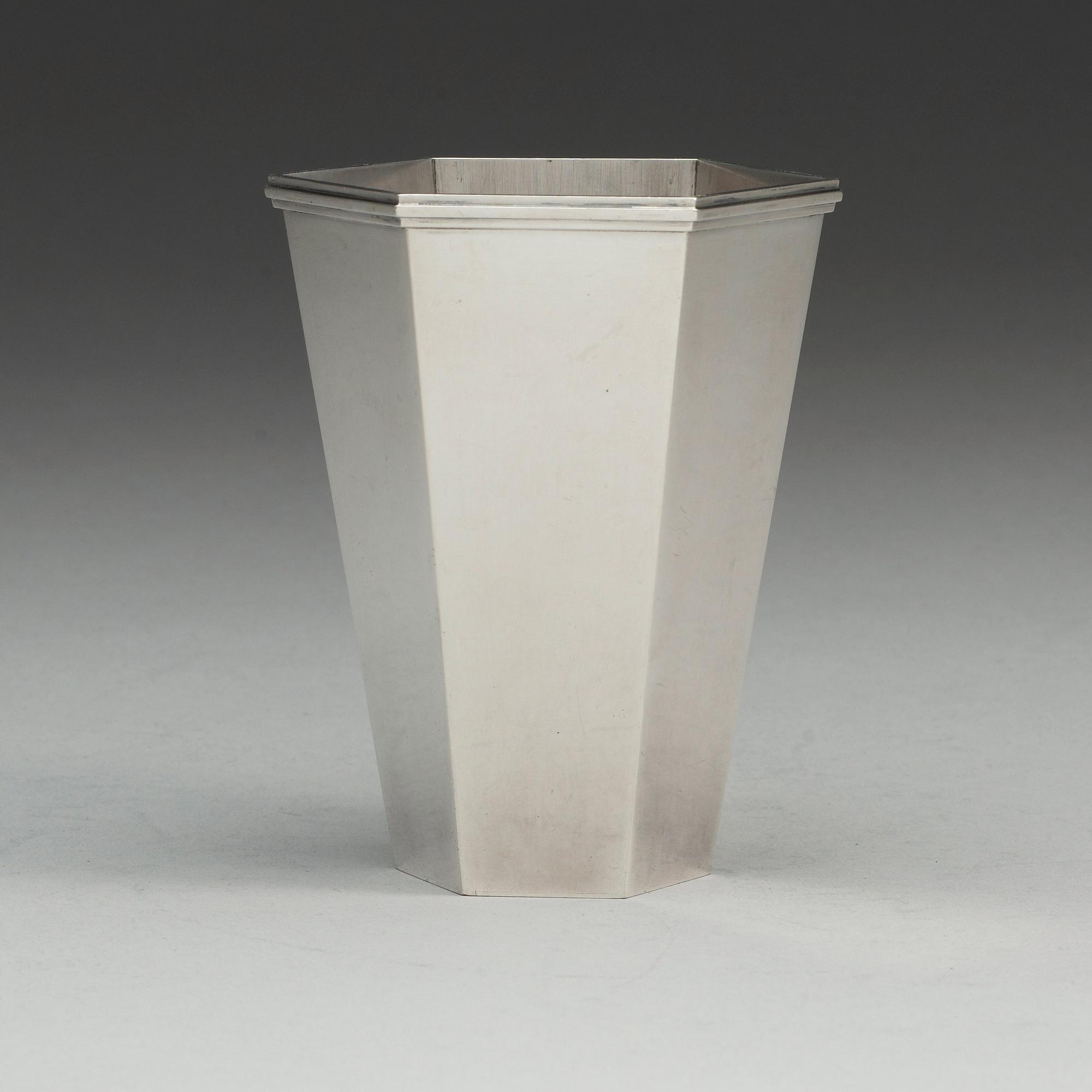 A Wiwen Nilsson sterling hexagonal vase, Lund 1961.