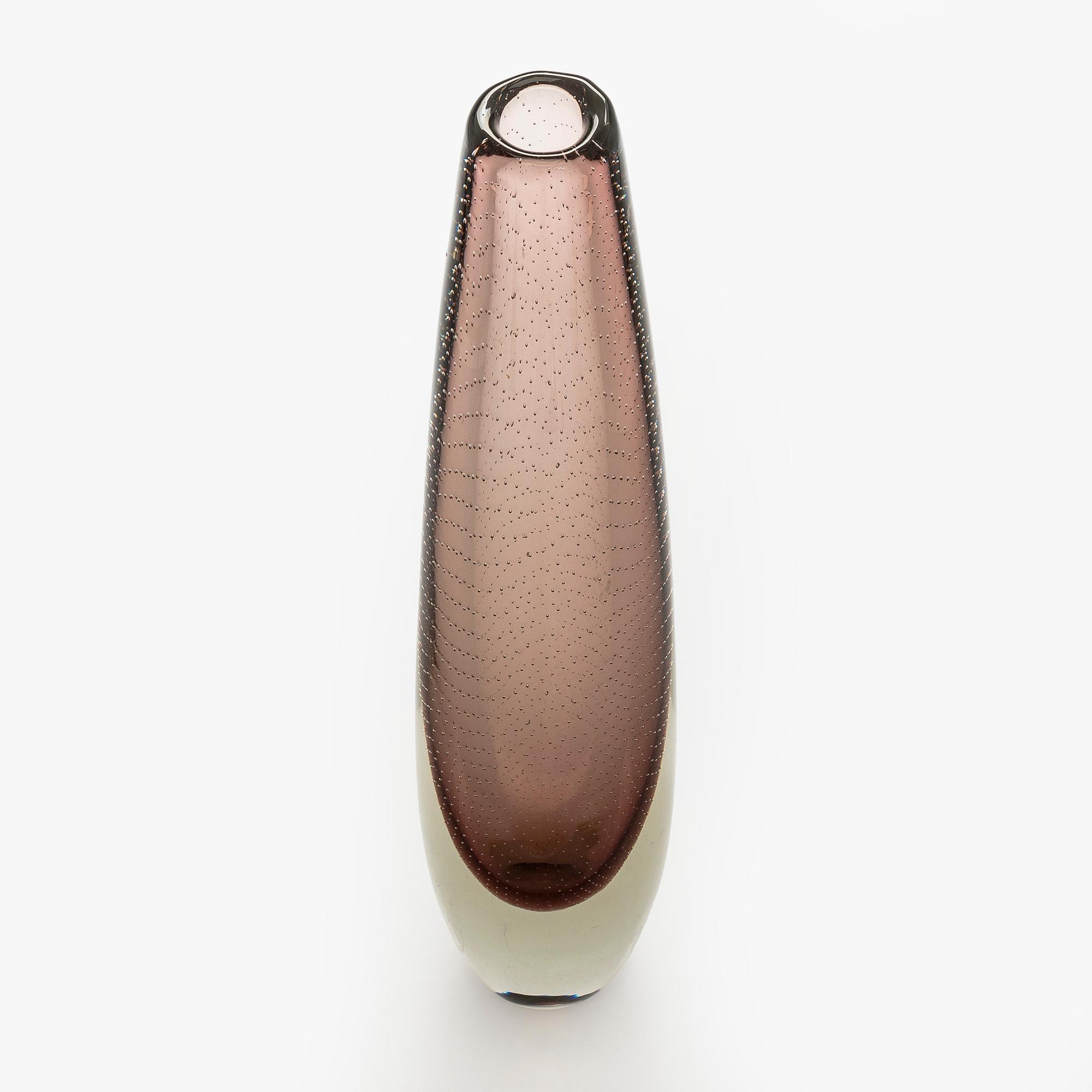 Gunnel Nyman, A glass vase model 'GN 25', signed G. Nyman Nuutajärvi Notsjö.