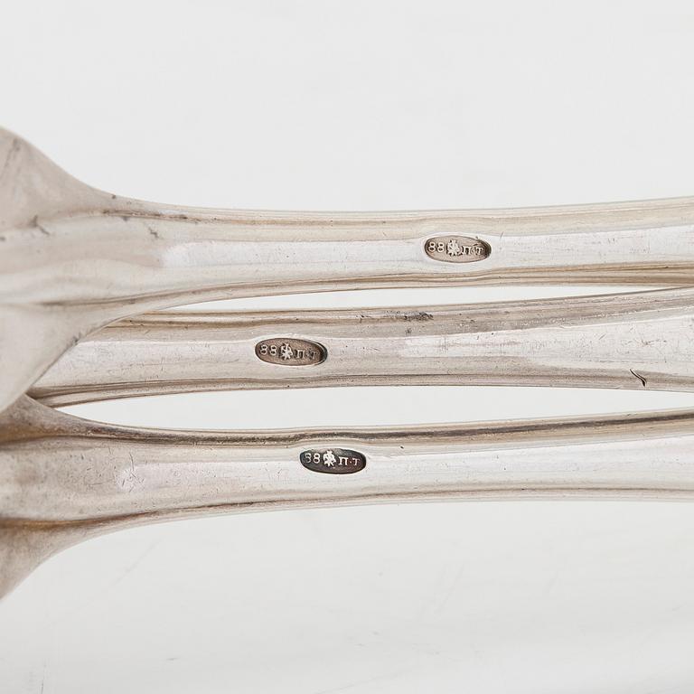 John Samuel Hunt, haarukoita ja veitsiä, 12 kpl, sterlinghopeaa, Lontoo 1859, venäläiset tuontileimat 1882-1898.