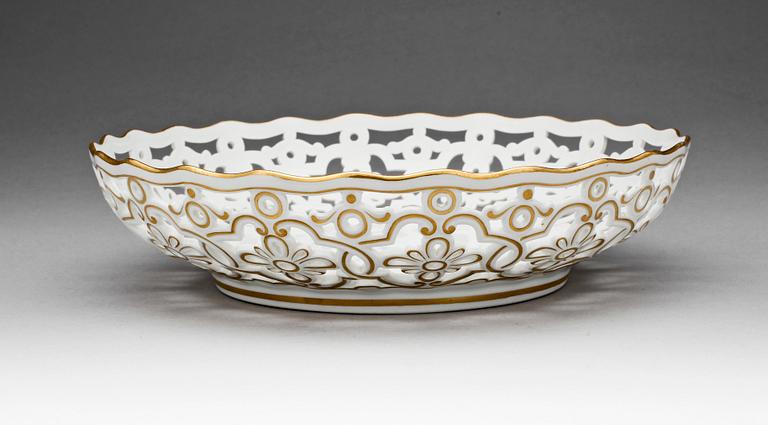 SKÅLFAT, porslin, Meissen, genombrutet bräm, 1900-tal.