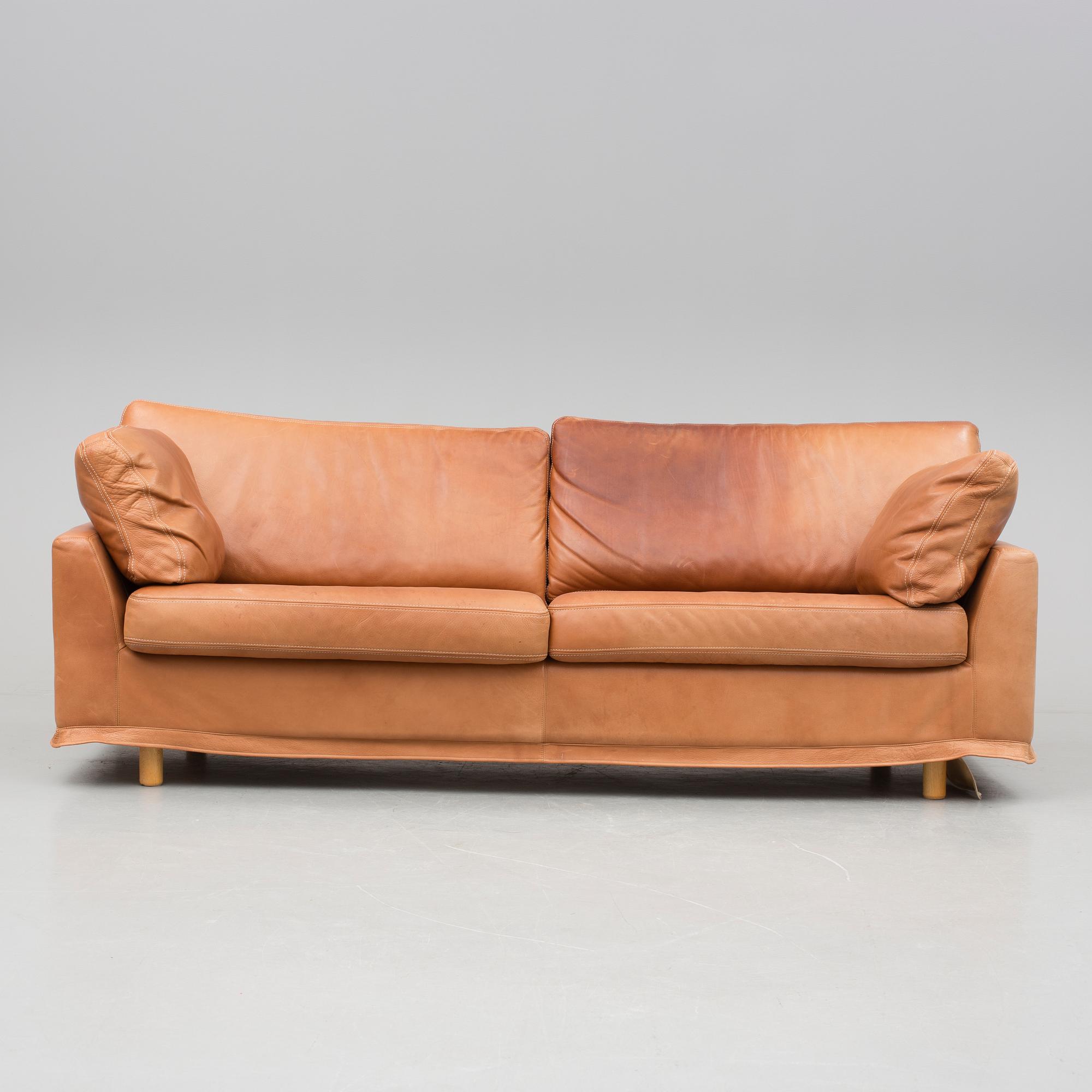 SOFFA, "Fredrik". Dux, modern tillverkning.