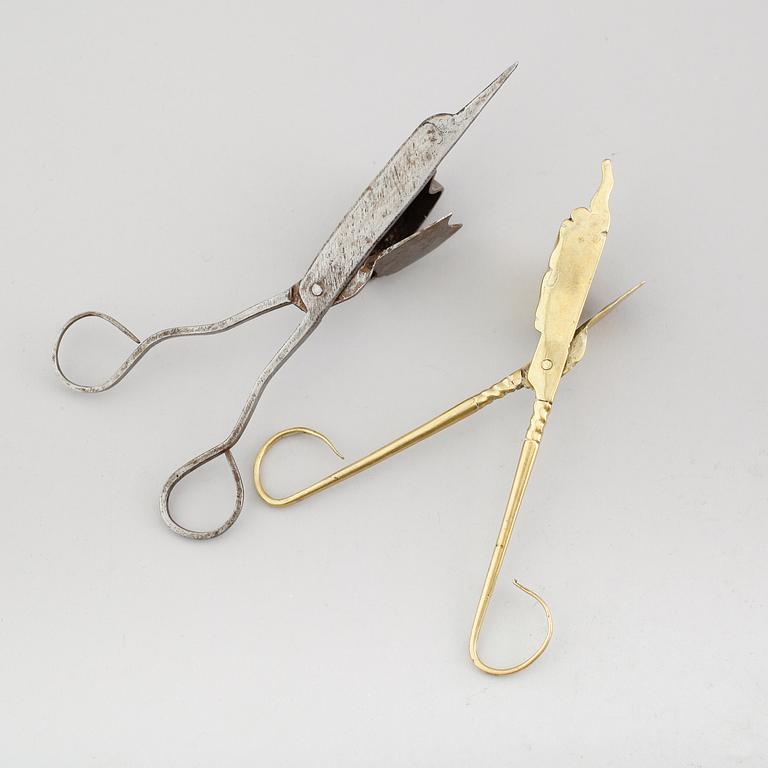 LJUSVEKESAXAR, 2 st, stål och mässing, 1600-/1700-tal.