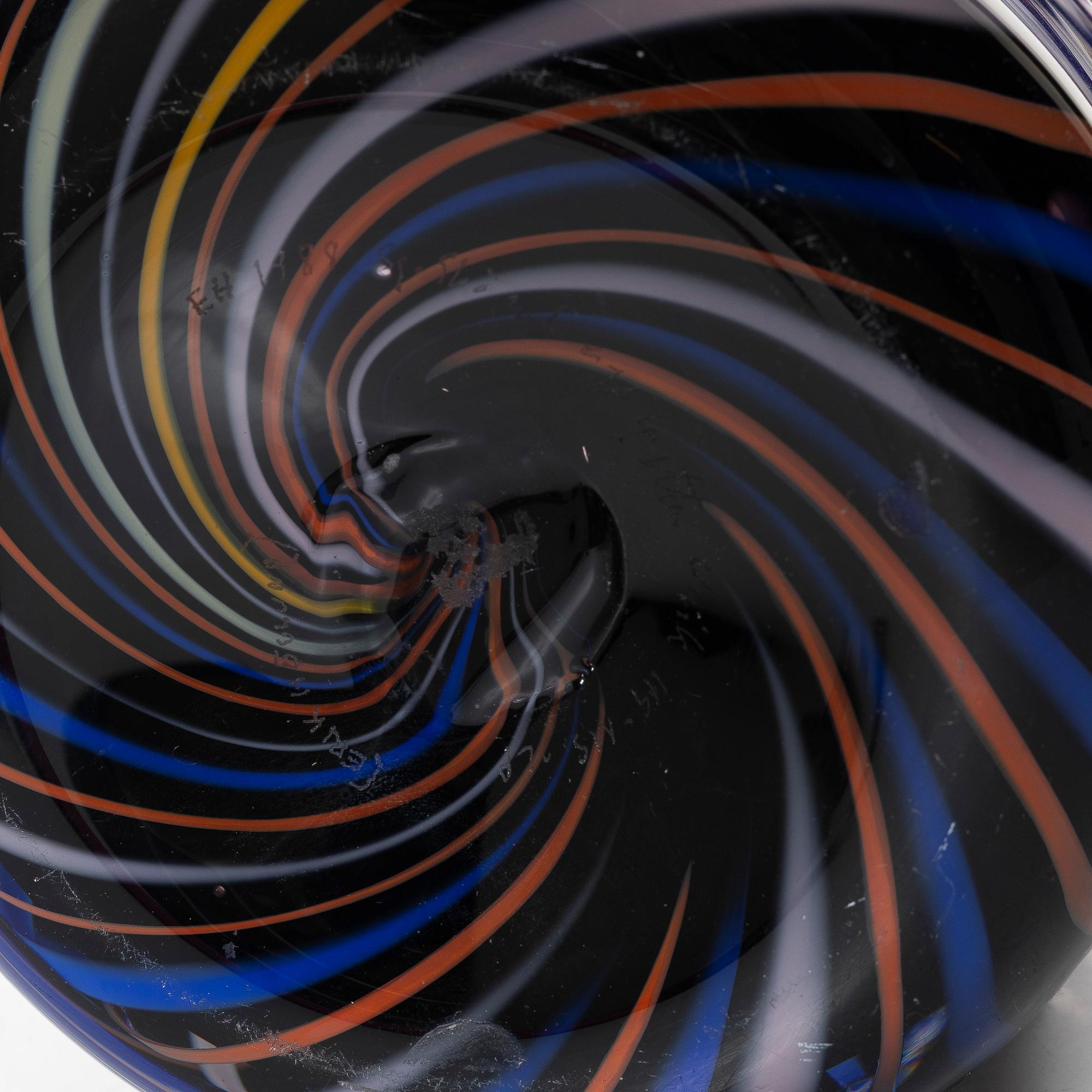 Erik Höglund, vaser, 2 st, Studioglas, Strömbergshyttan, 1988-89.