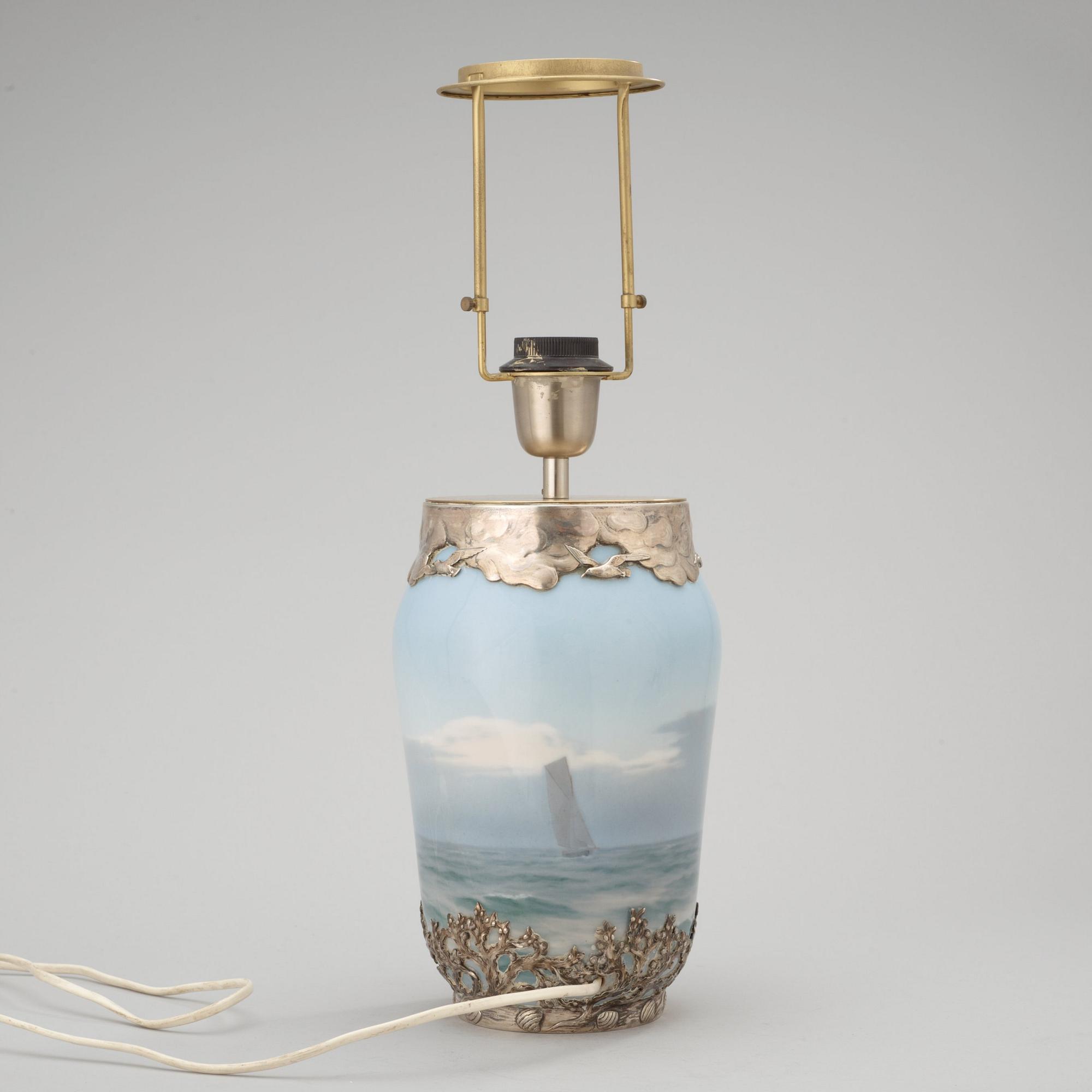 ANTON MICHELSEN & ROYAL COPENHAGEN, lampfot, Köpenhamn 1919, sterling och porslin.
