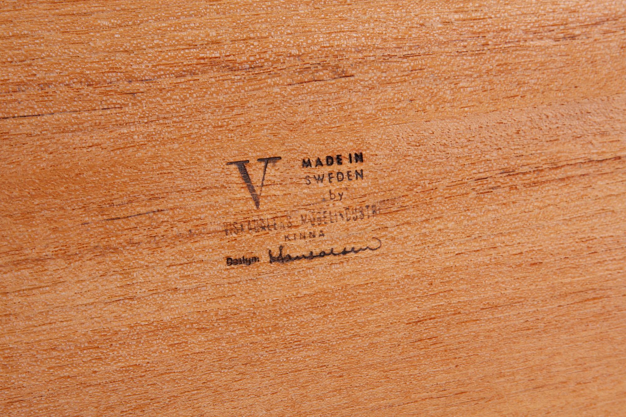 STOLAR, 3 st. Viskadalens möbelindustri, Kinna. Formgivare: Hans Olsen, Danmark.