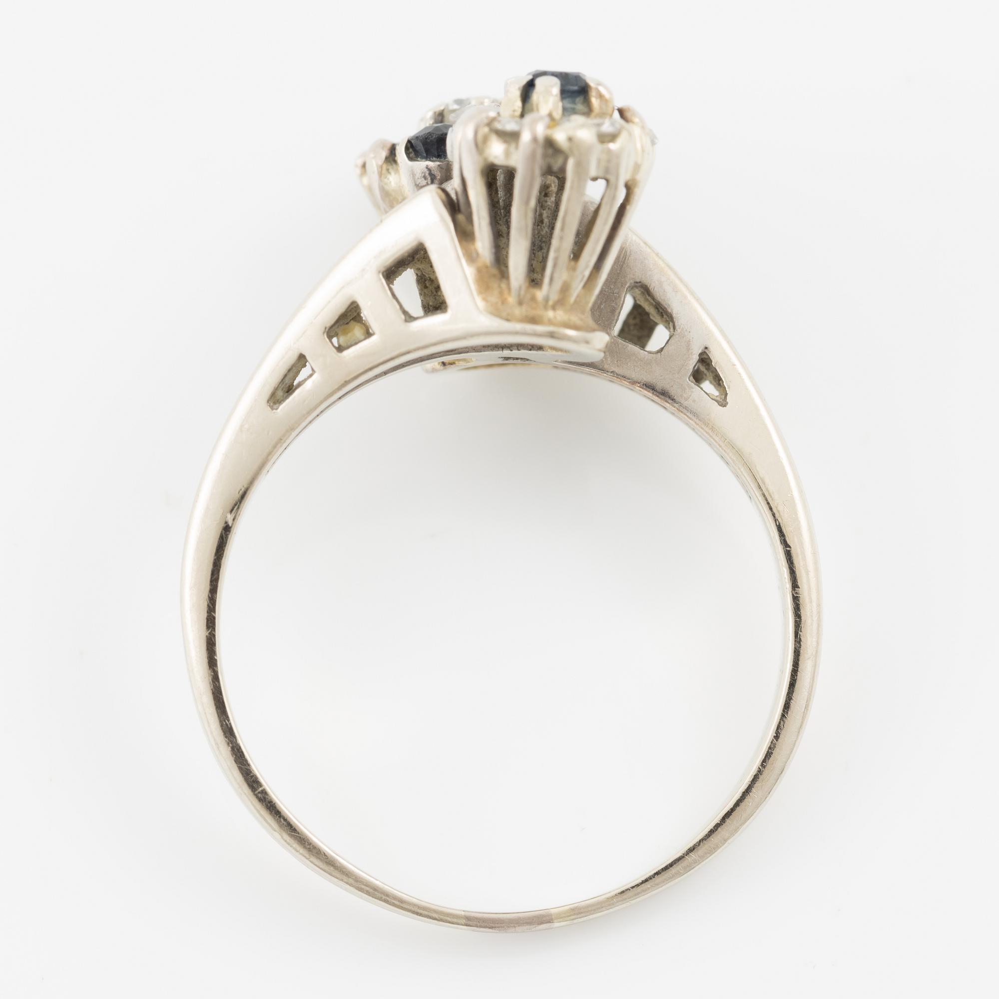 Ring, 18K white gold with sapphires and brilliant-cut diamonds, twin model.