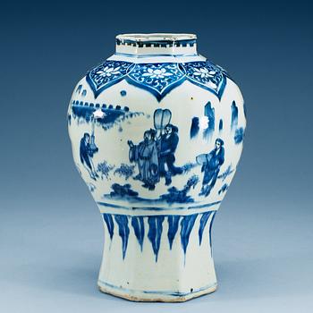 A blue and white Transitonal jar, 17th Century.