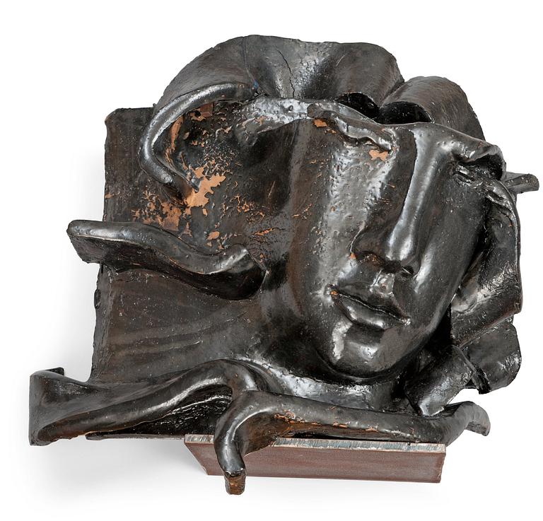 A Hertha Hillfon glazed stoneware sculpture.