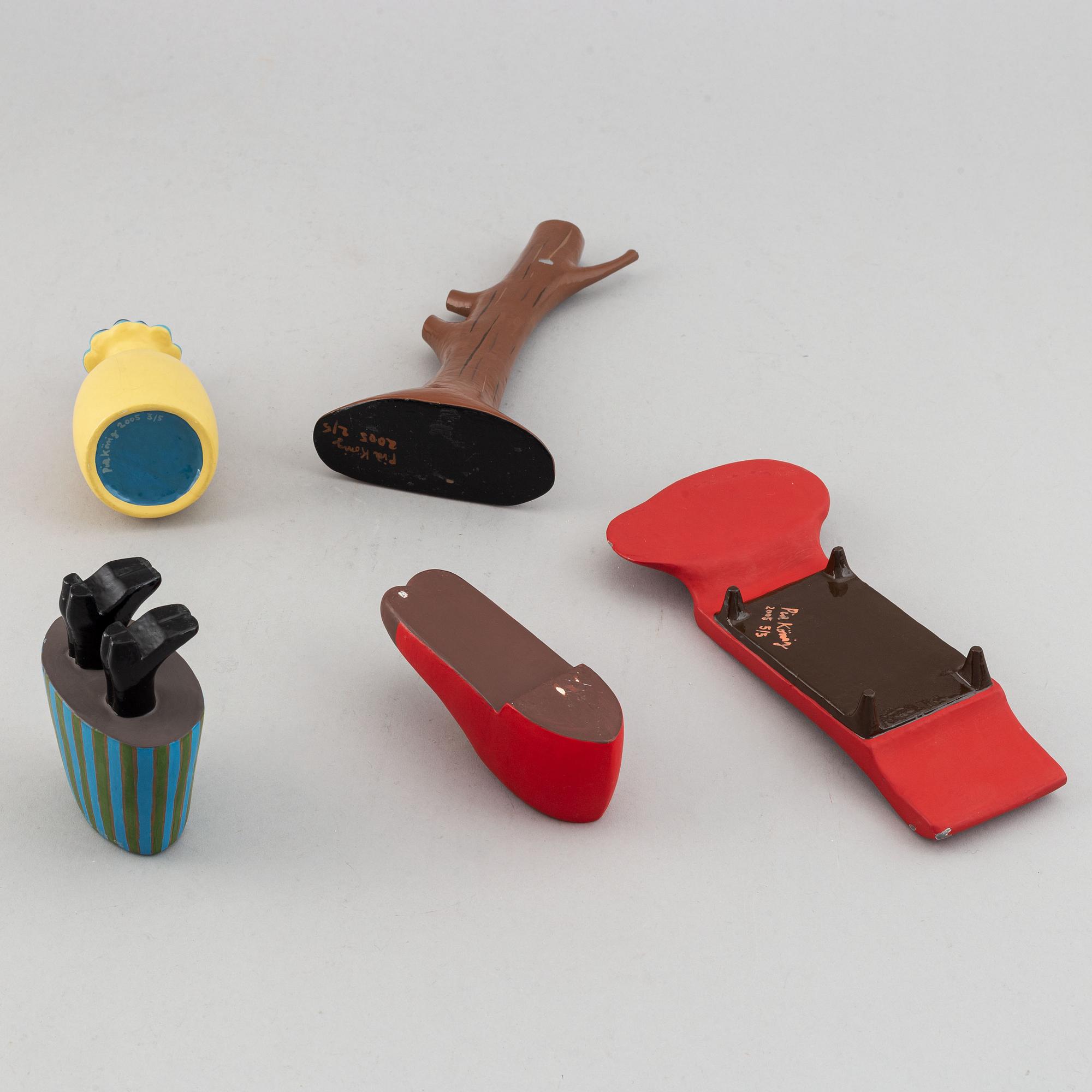 Pia König, a sculpture group with shelf, signed and numbered 5/5, 3/5, 2/5. and 1/5 and dated 2005.