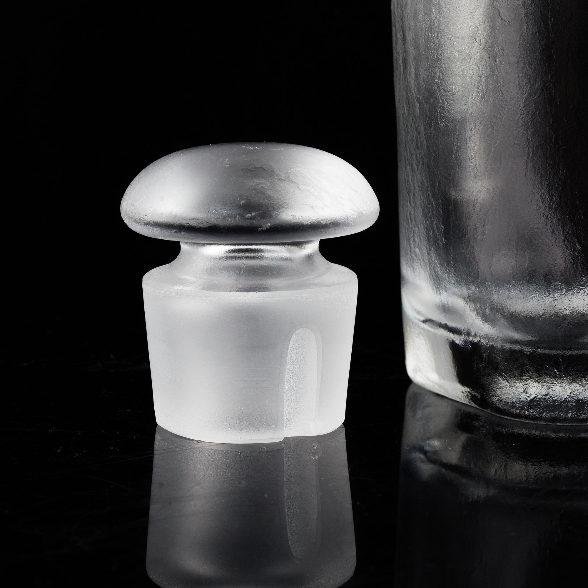 VICKE LINDSTRAND, a 16-piece 'Iced' glass service, Orrefors.