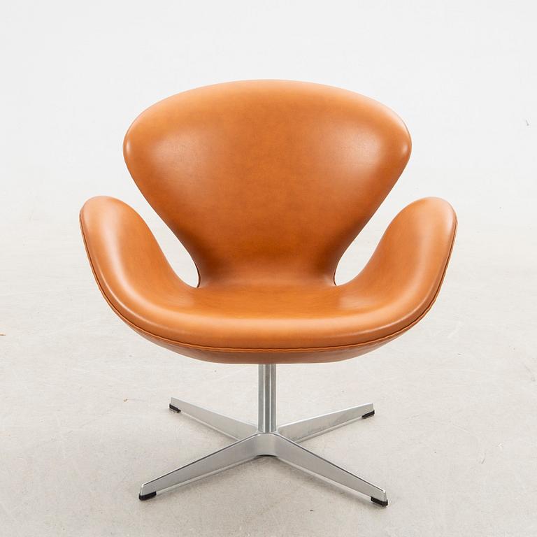 Arne Jacobsen, Fåtölj, "Svanen", Fritz Hansen, Danmark.