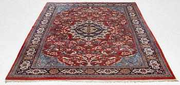 A Sarouk carpet, c. 330 x 215 cm.