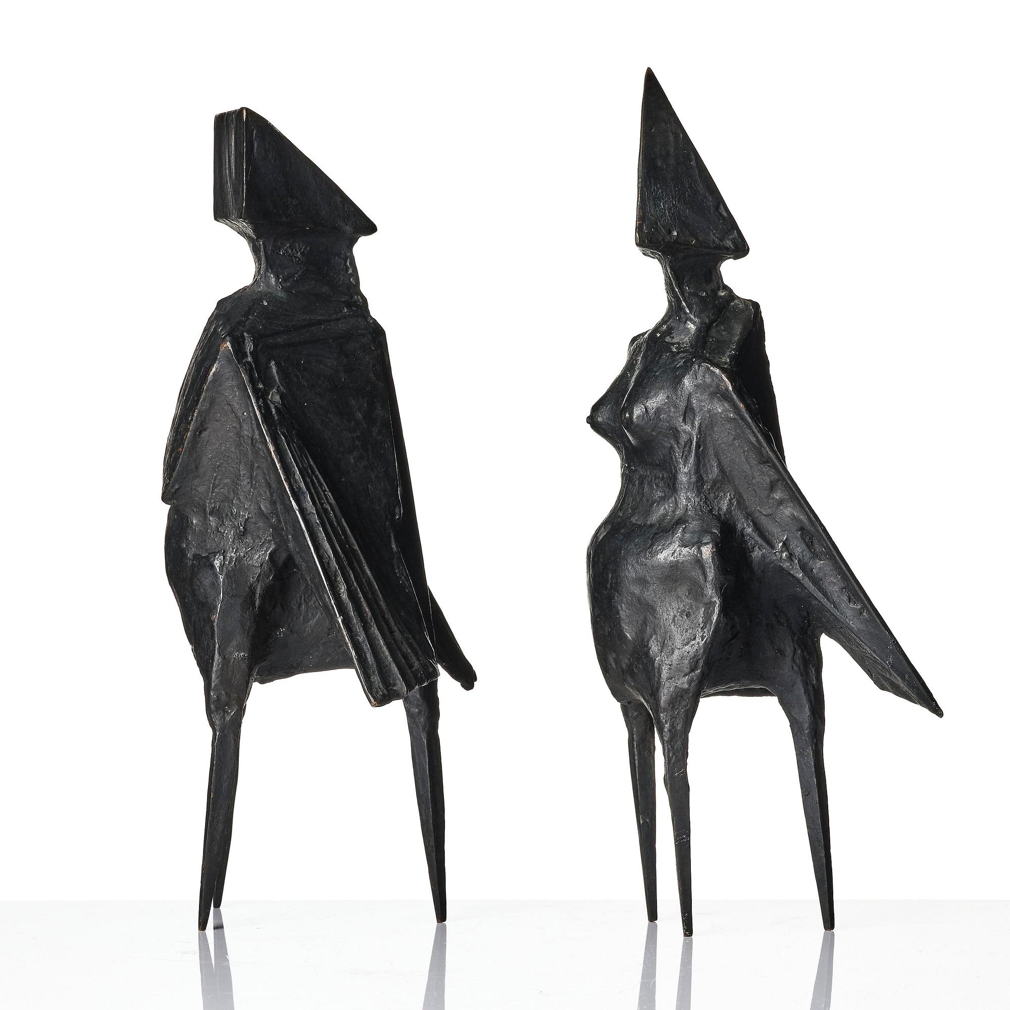 Lynn Chadwick, "Pair of standing figures".
