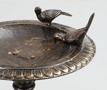 FÅGELBAD, gjutgods. 2000-tal.