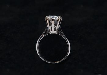 A RING,  a brilliant cut diamond 2,00 ct. River/vvs1 Certificates; Kultakeskus and Monickendam Diamond and SJL.