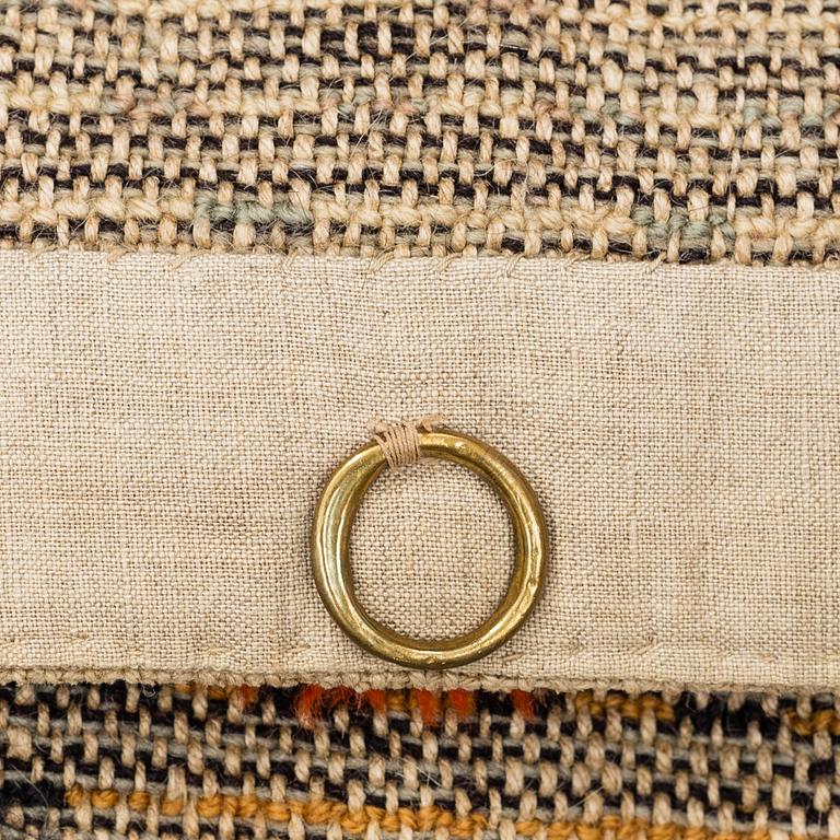 MATTO/WALLHANGING, ryijymatto, knotted pile, ca 229,5 x 169,5 cm, an inscription: AL 1917.