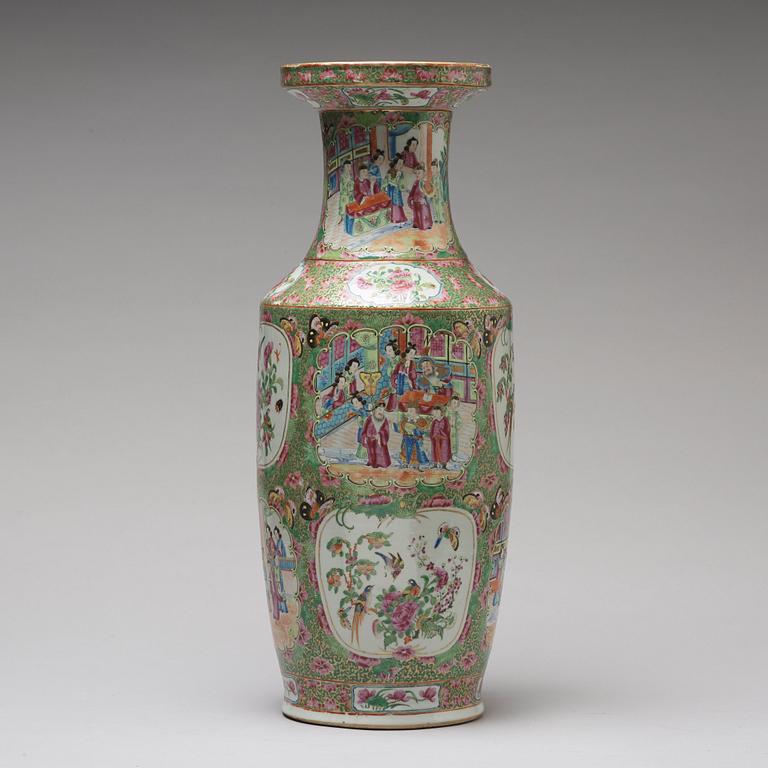 A large famille rose vase, Canton, Qing dynasty, 19th Century.