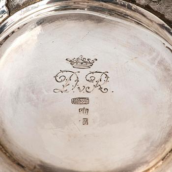 Skål, silver. Kina, 1800-talets senare del. Med monogram D v R under adlig krona.
