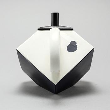 ROLF SINNEMARK, tekanna, porslin, "Cube", Rörstrand.