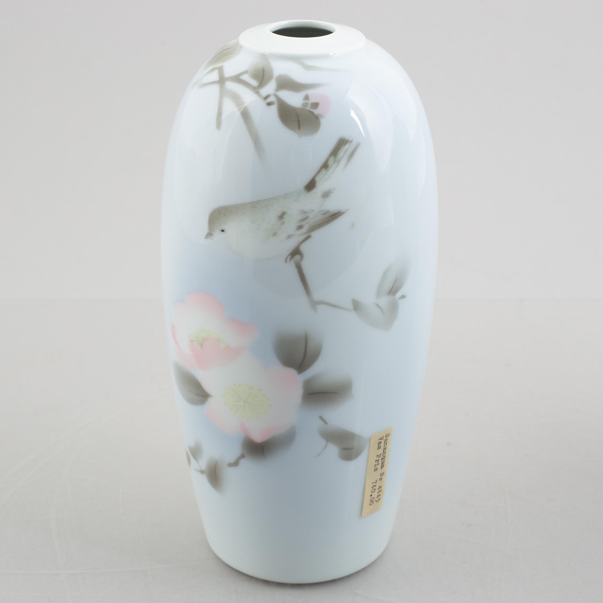 Three porcelain vases, Fukagawa porcelain Manufacturing Company, Japan, second half of the 20th century.