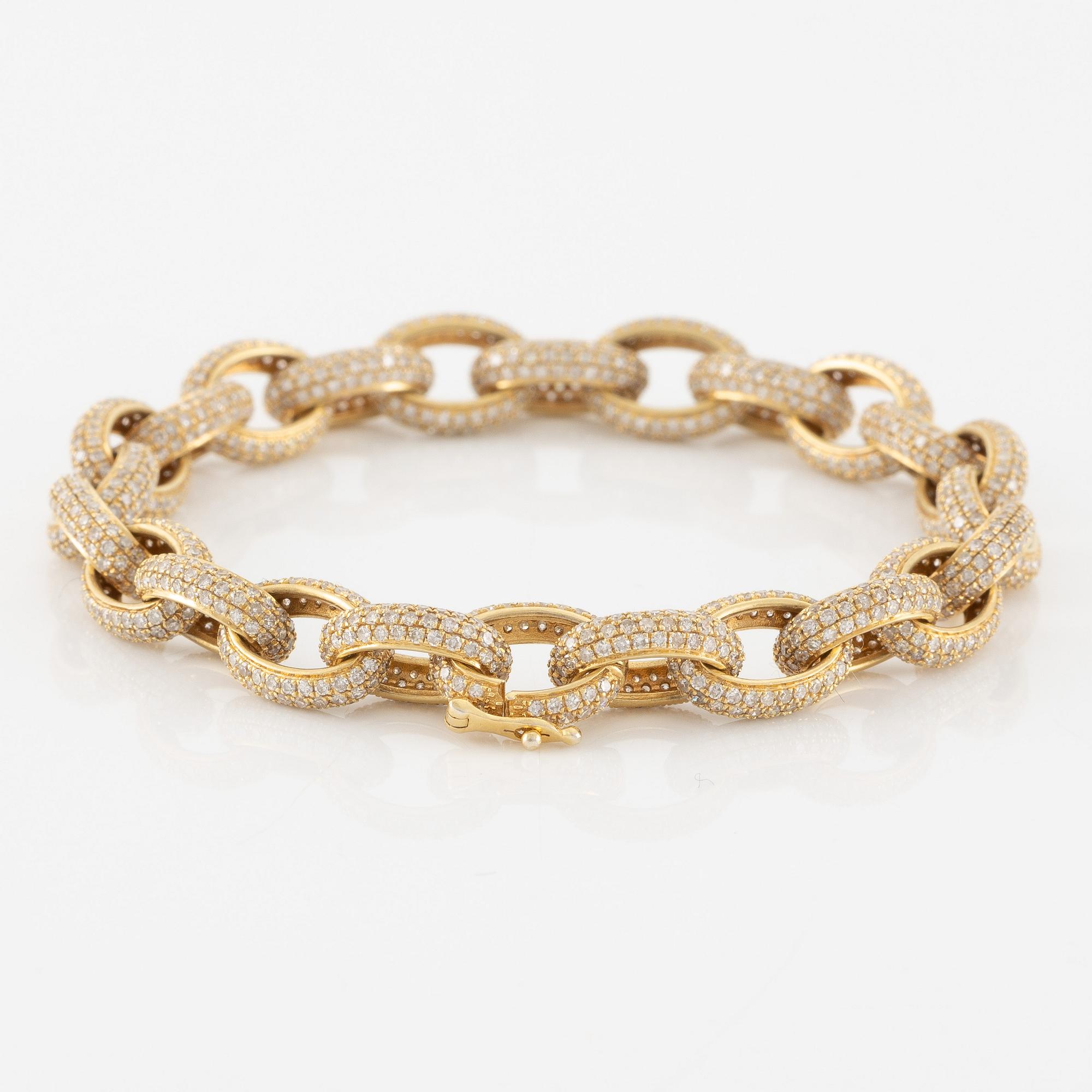 Bracelet, 18K gold with octagon-cut diamonds.