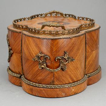 SKRIN, Louis XVI-stil, 1800-talets andra hälft.